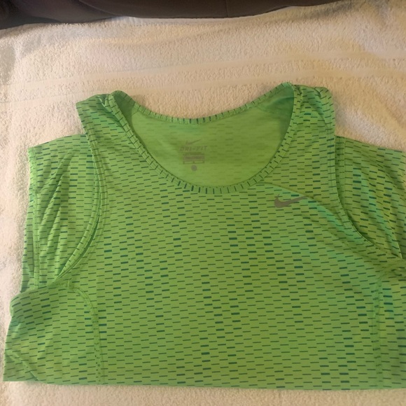 Nike Tank - Picture 2 of 10